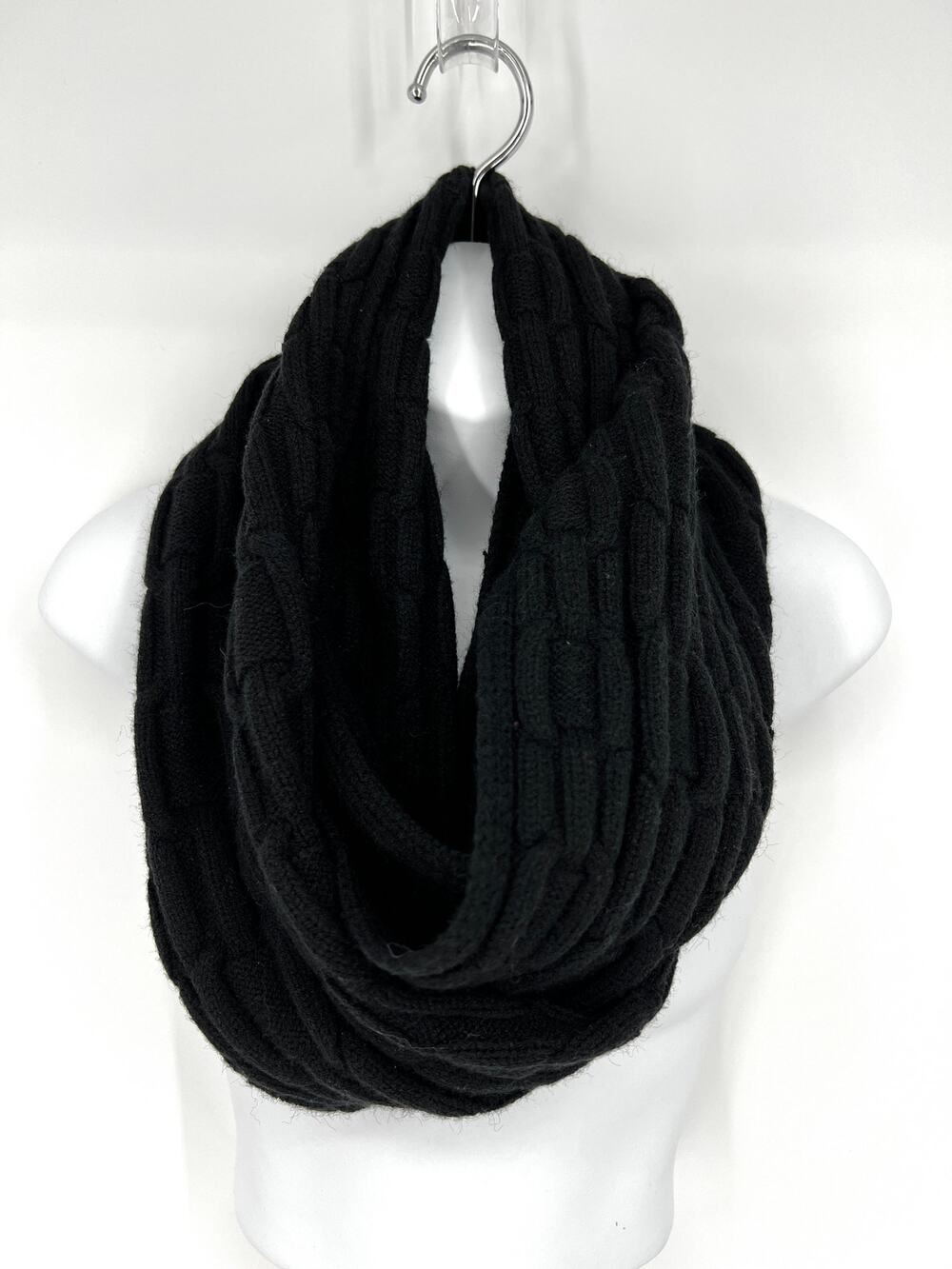 Calvin Klein Black Knit Infinity Scarf Chunky Knit Logo 32" (doubled) Preowned